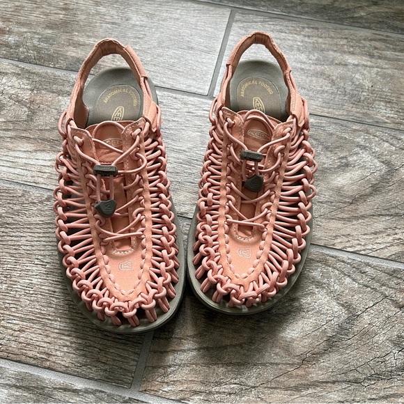 Keen Shoes - Keen Uneek Hiking Sandals, Women's Size 10